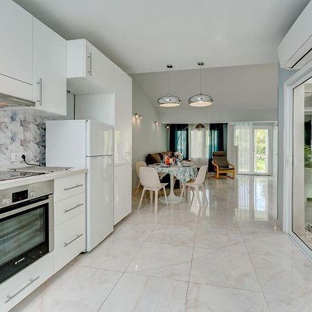 Beautiful Bungalow In Island Village أذيخي المظهر الخارجي الصورة